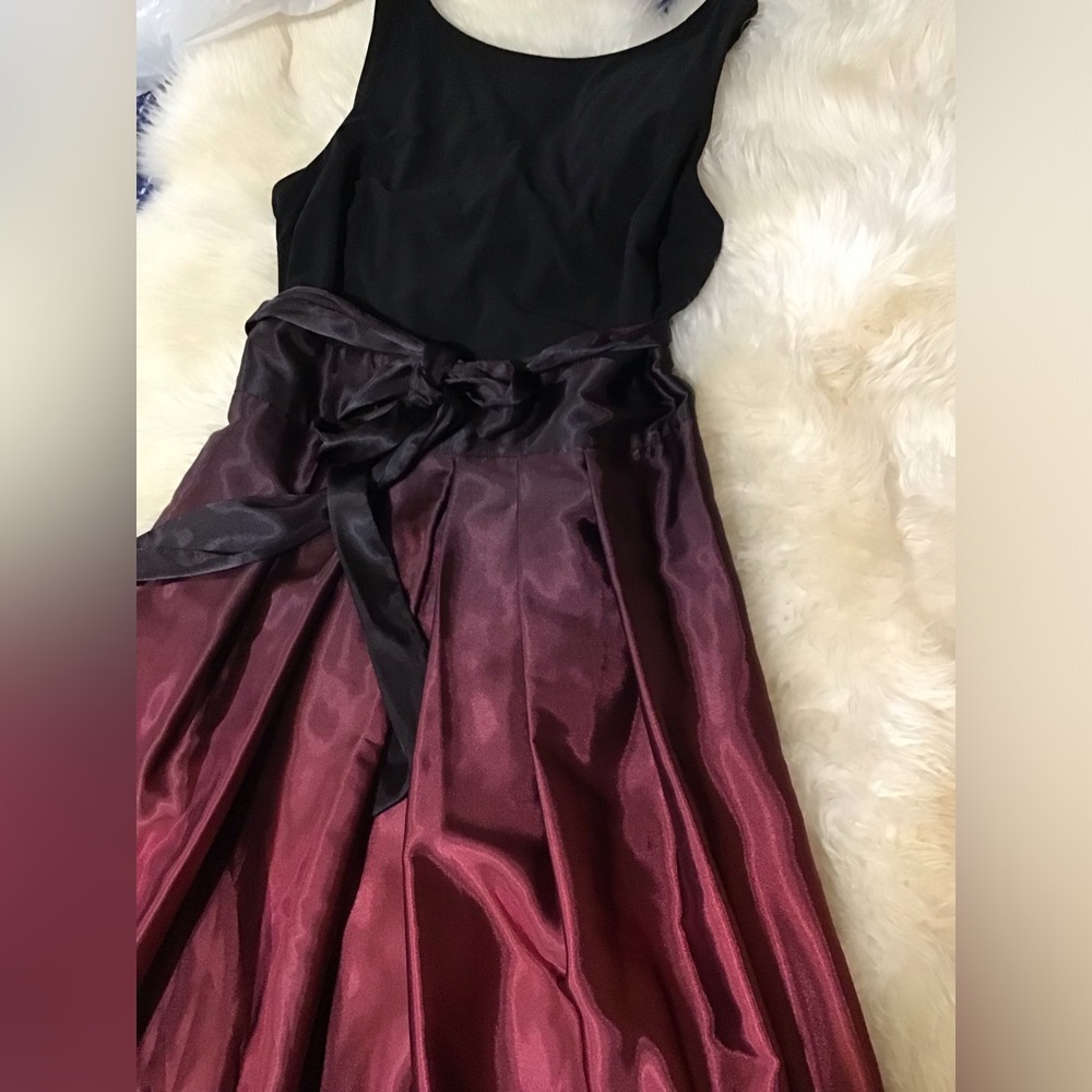 Chic Black and Burgundy Evening Gown